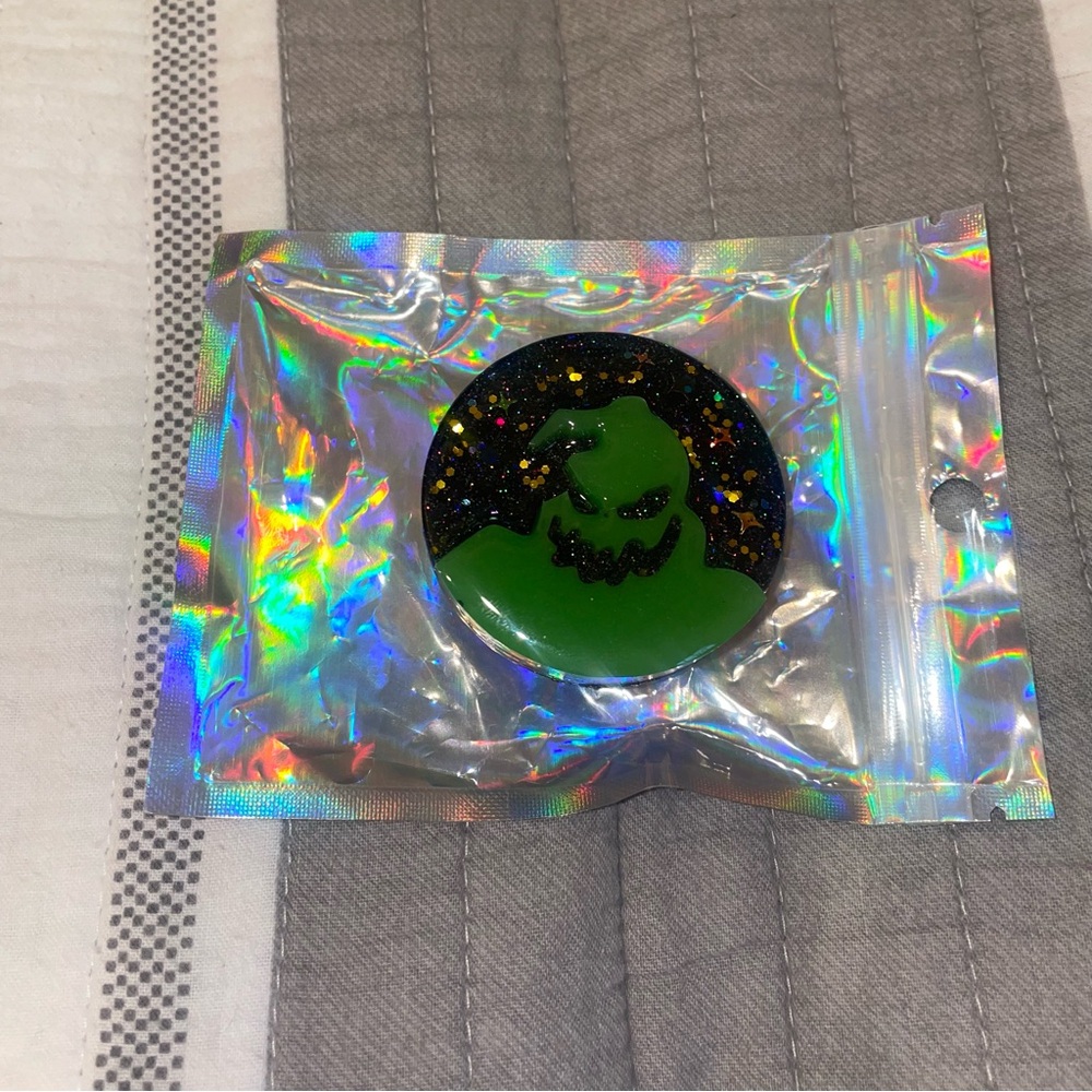 GLOW IN DARK Handcrafted (NEW) Oogie Boogie PopSocket Nightmare Before Christmas - Picture 2 of 16